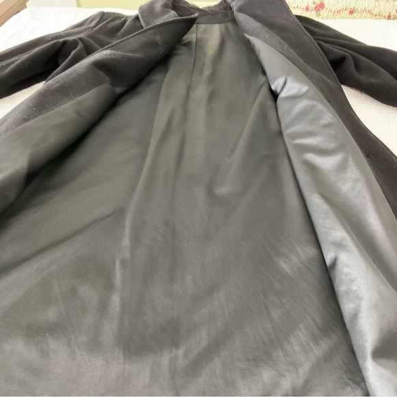 WOMEN VINTAGE BLACK TRENCH COAT, WOOL, SIZE: 16 BUT CHECK MEASUREMENTS FOR FIT. - Picture 11 of 11